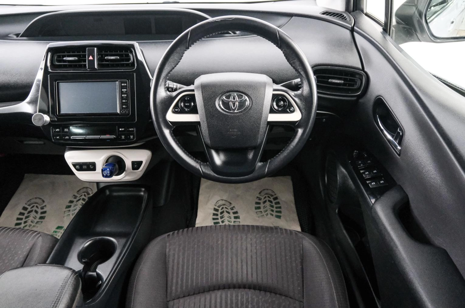 Toyota Prius 13 из 20