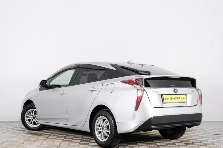 Toyota Prius 4 из 5
