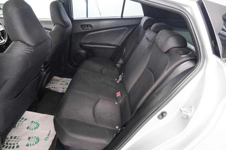 Toyota Prius 19 из 20