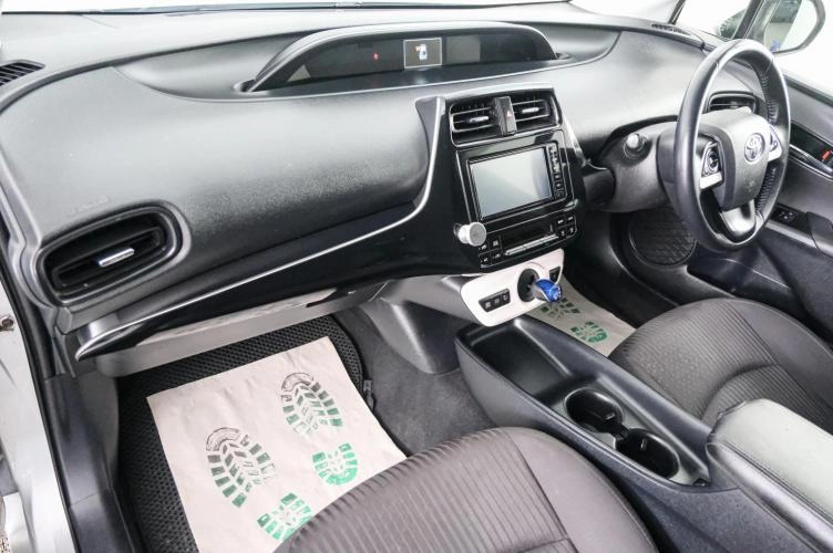 Toyota Prius 11 из 20