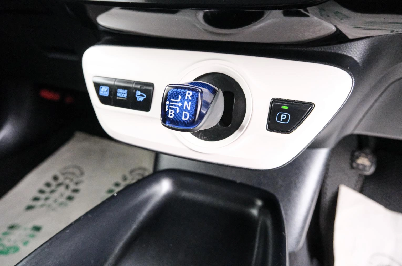 Toyota Prius 15 из 20