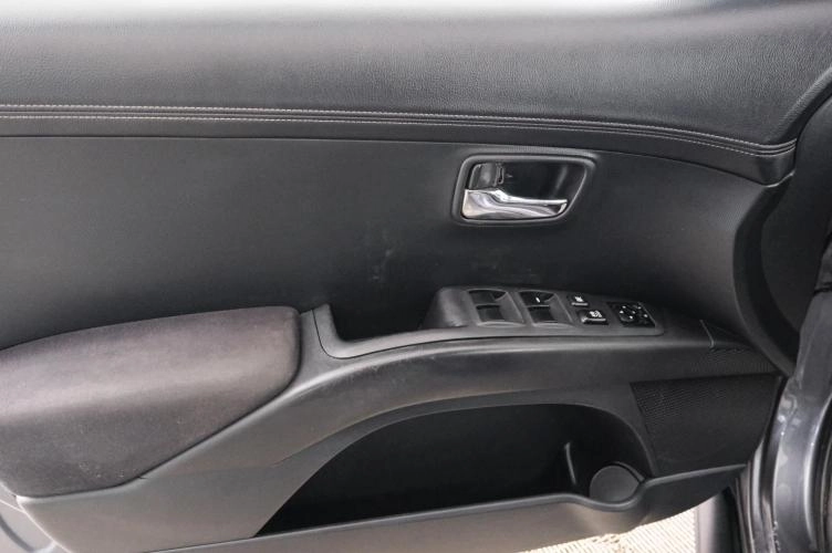 Citroen C-Crosser 20 из 23