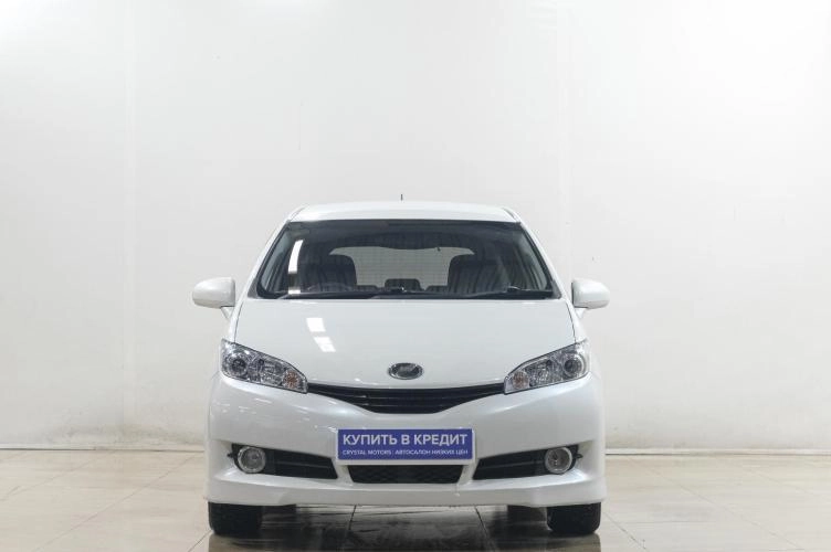 Toyota Wish 2 из 5