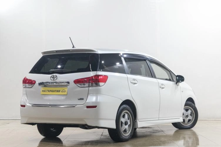 Toyota Wish 6 из 6