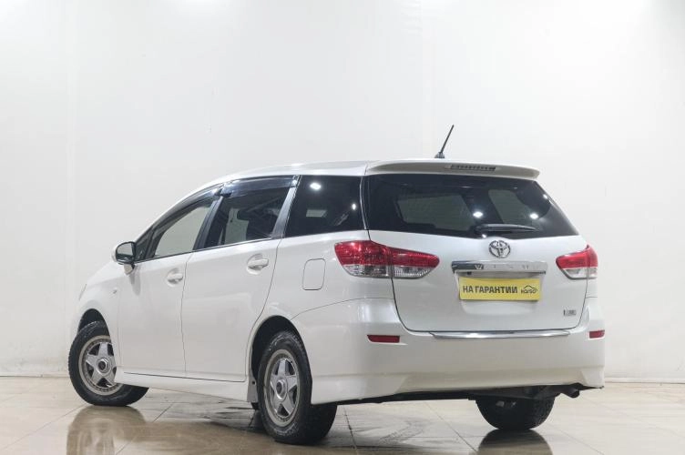 Toyota Wish 4 из 5