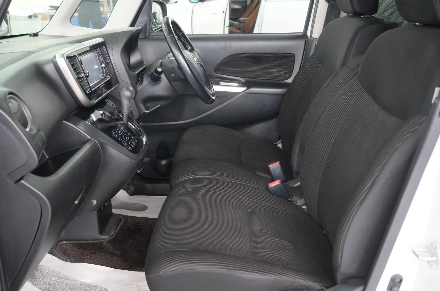 Nissan Dayz Roox 17 из 20