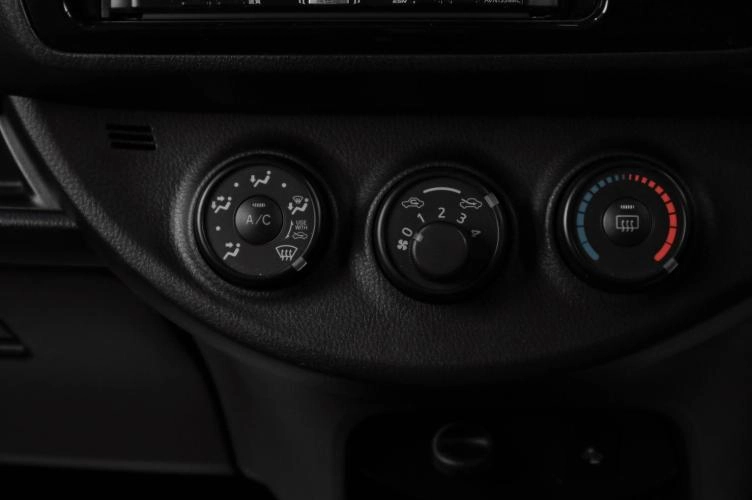 Toyota Vitz 12 из 15