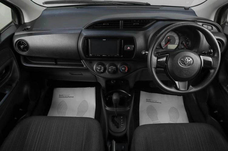 Toyota Vitz 10 из 15
