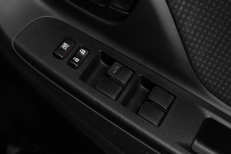 Toyota Vitz 7 из 15