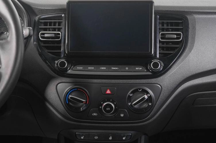 Hyundai Solaris 18 из 24