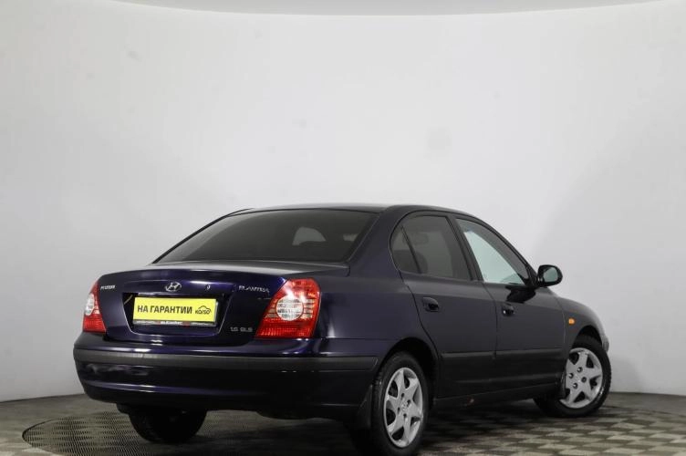 Hyundai Elantra 4 из 6