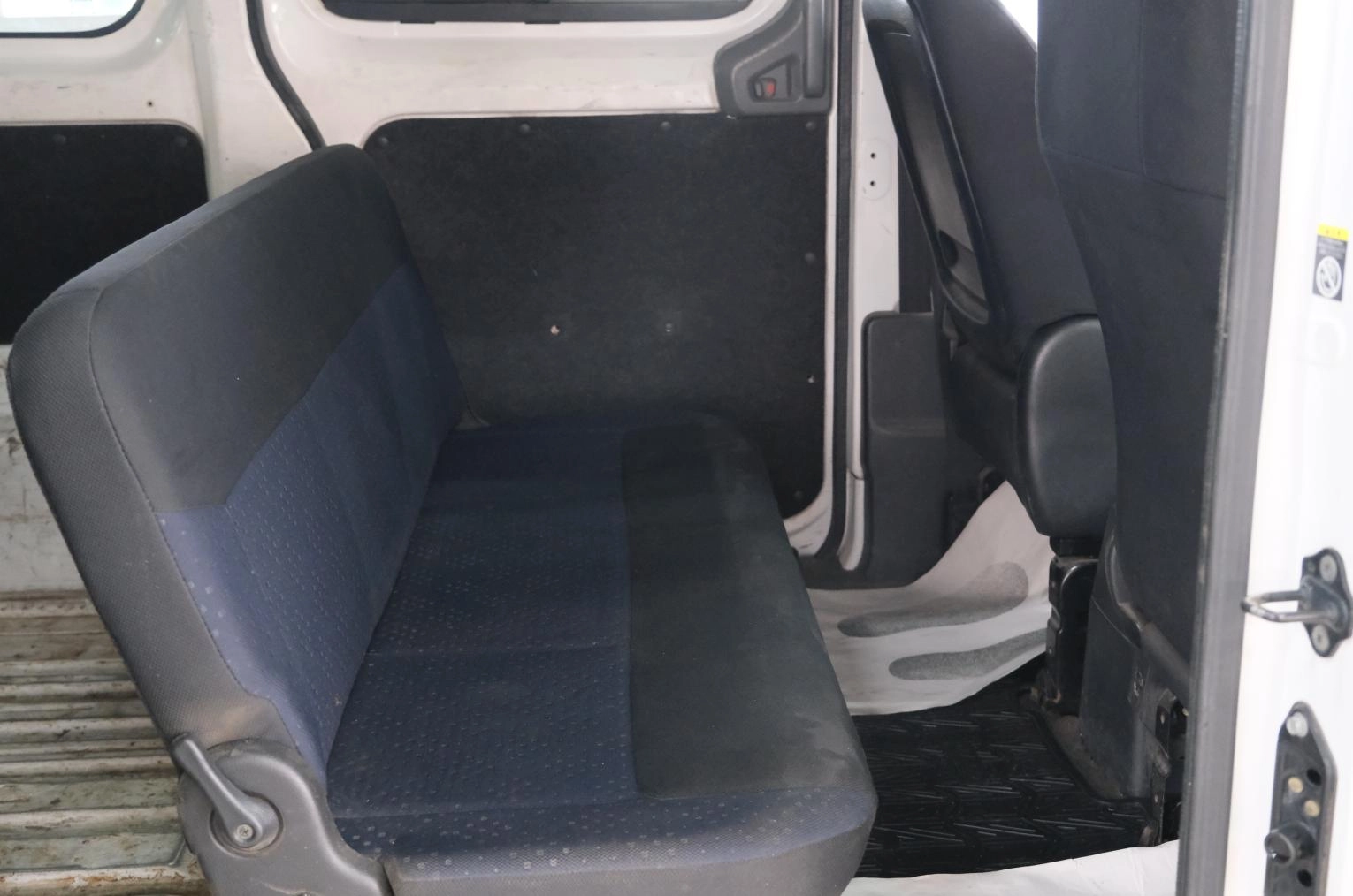 Nissan NV200 18 из 20