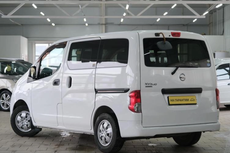 Nissan NV200 4 из 5