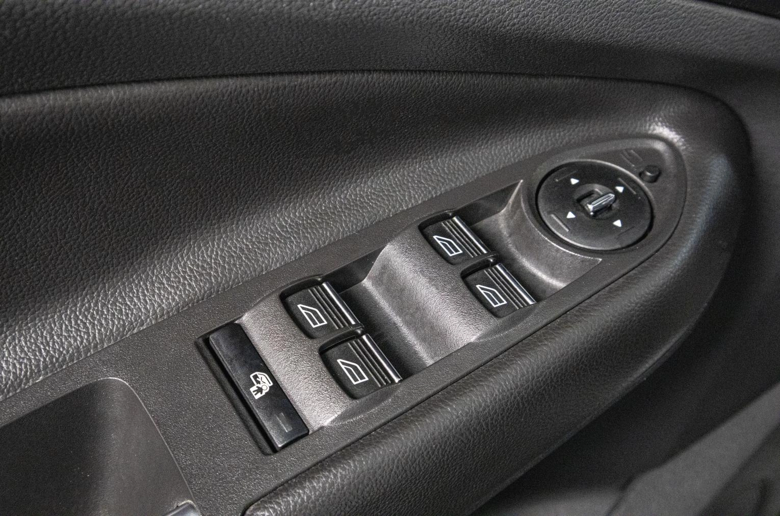 Ford Kuga 7 из 19