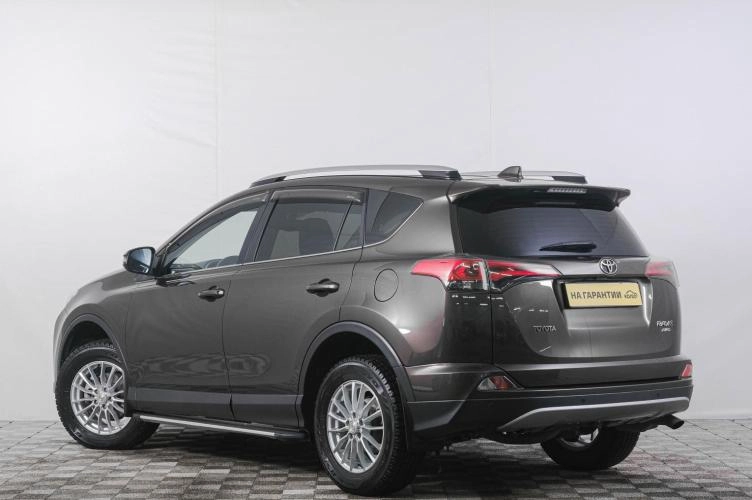 Toyota RAV4 4 из 5