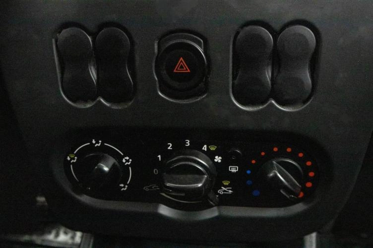 Renault Logan 16 из 17