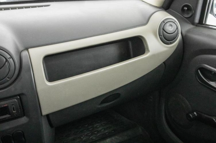 Renault Logan 13 из 17