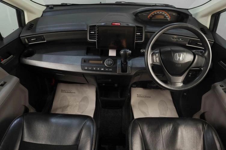 Honda Freed 9 из 21