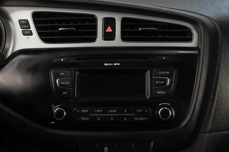 KIA cee'd 15 из 18