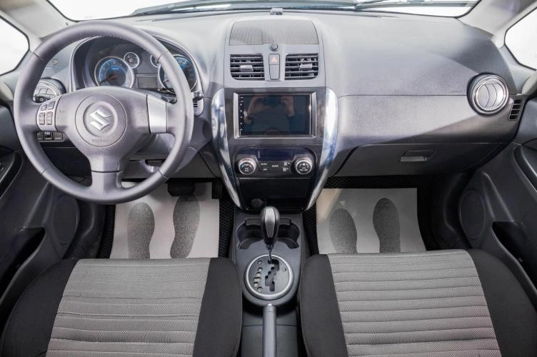 Suzuki SX4 10 из 27