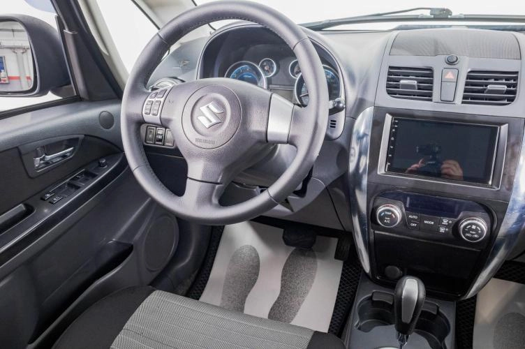 Suzuki SX4 16 из 27