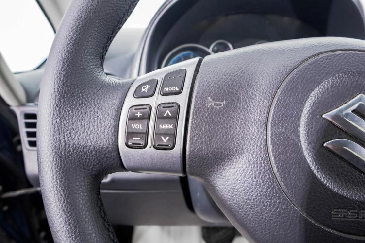 Suzuki SX4 15 из 27