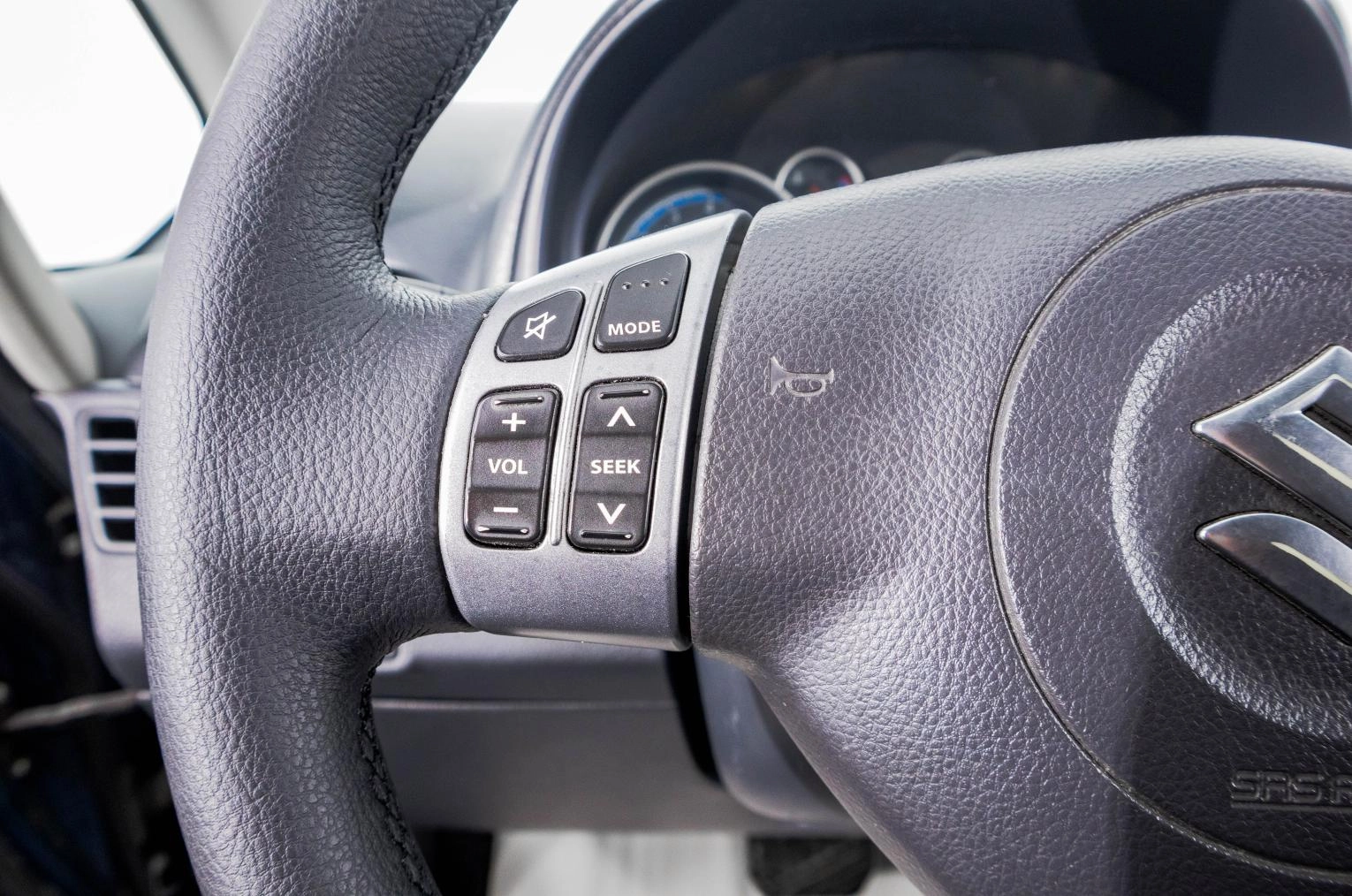 Suzuki SX4 15 из 27