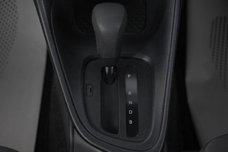 Toyota Yaris 21 из 25