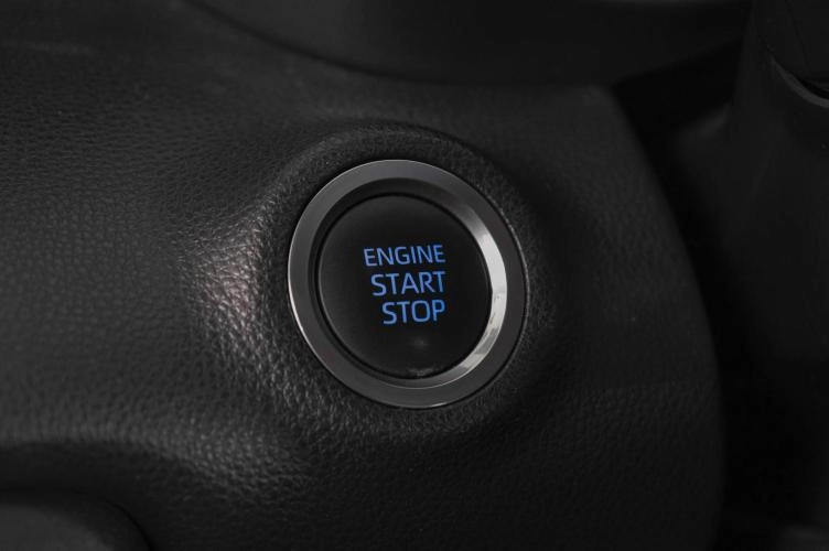 Toyota Yaris 23 из 25