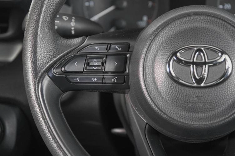 Toyota Yaris 16 из 25