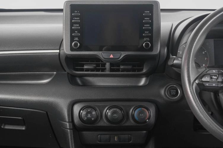 Toyota Yaris 18 из 25