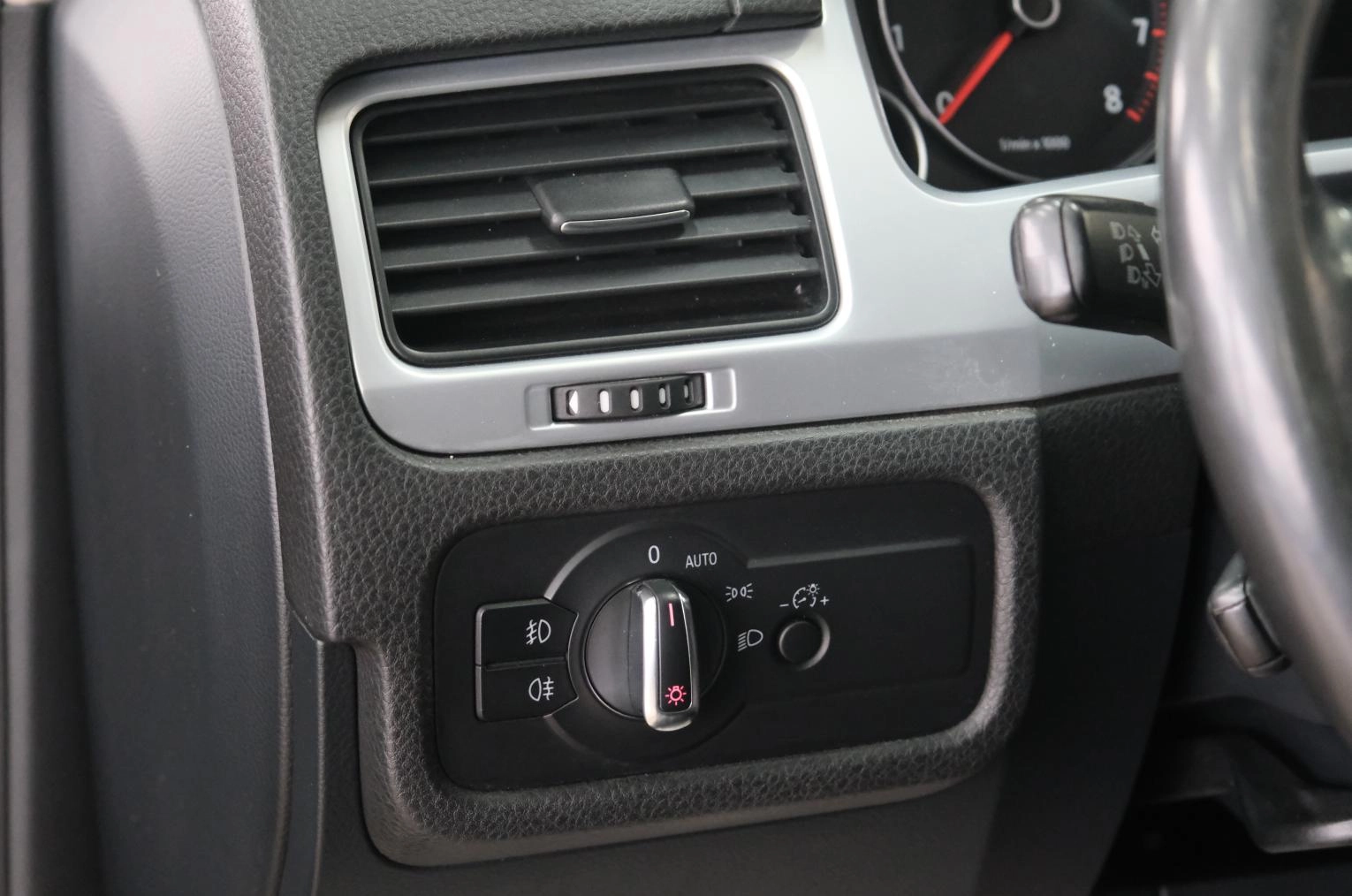 Volkswagen Touareg 9 из 26
