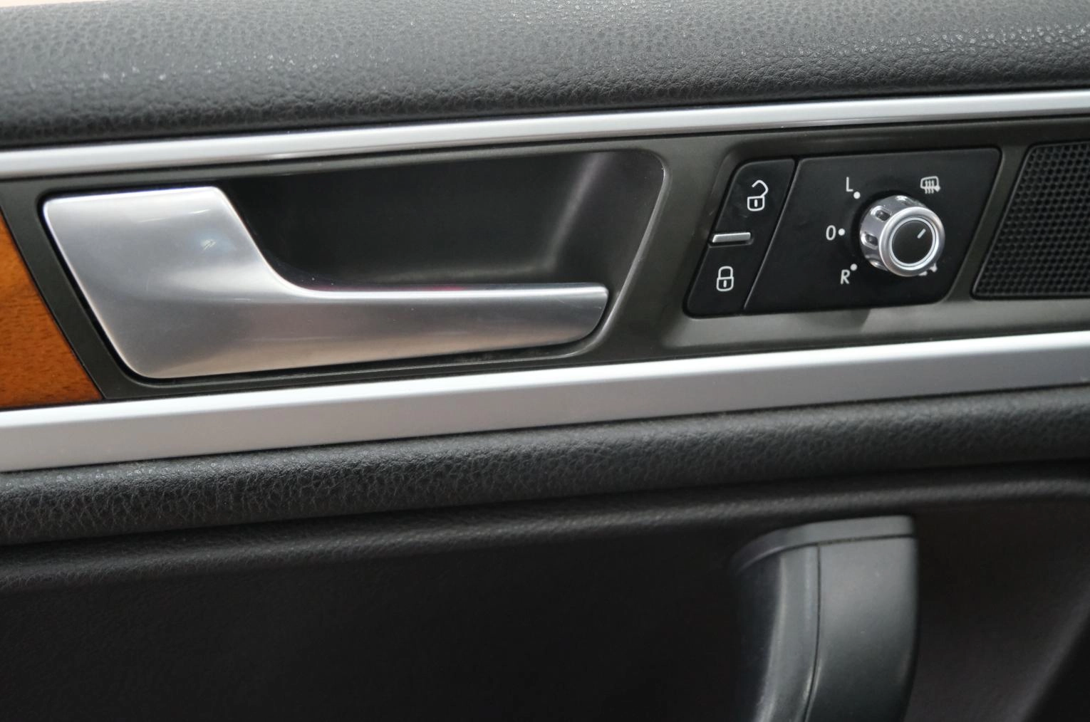 Volkswagen Touareg 10 из 26