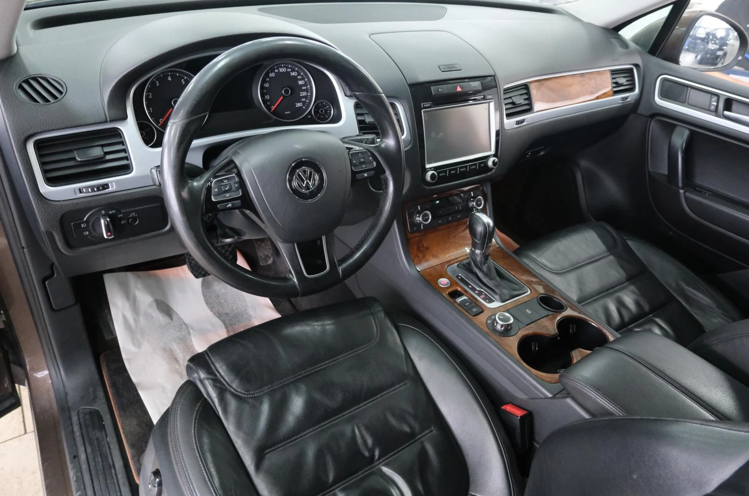 Volkswagen Touareg 12 из 26