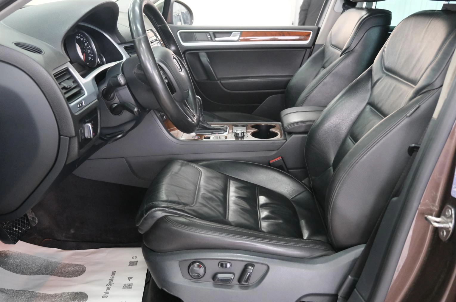 Volkswagen Touareg 7 из 26