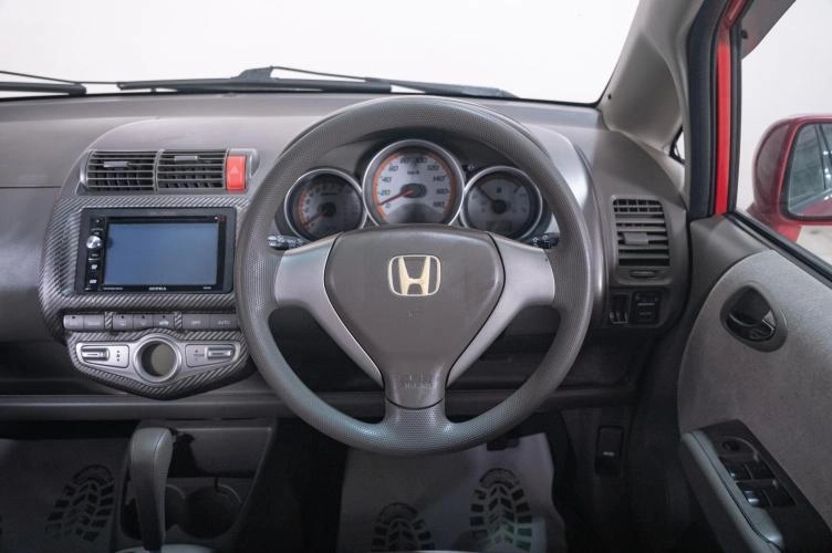 Honda Fit 12 из 20