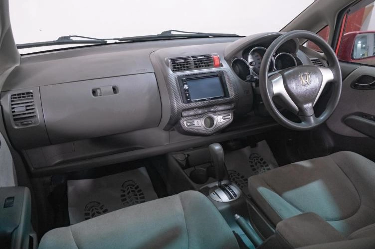 Honda Fit 15 из 20