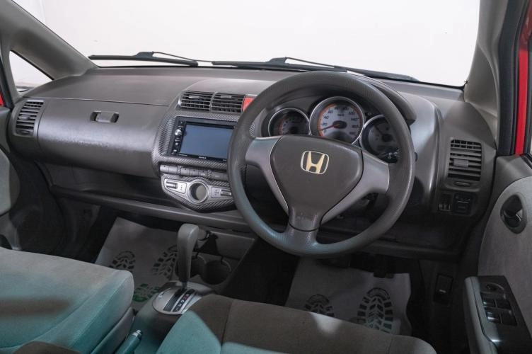Honda Fit 8 из 20