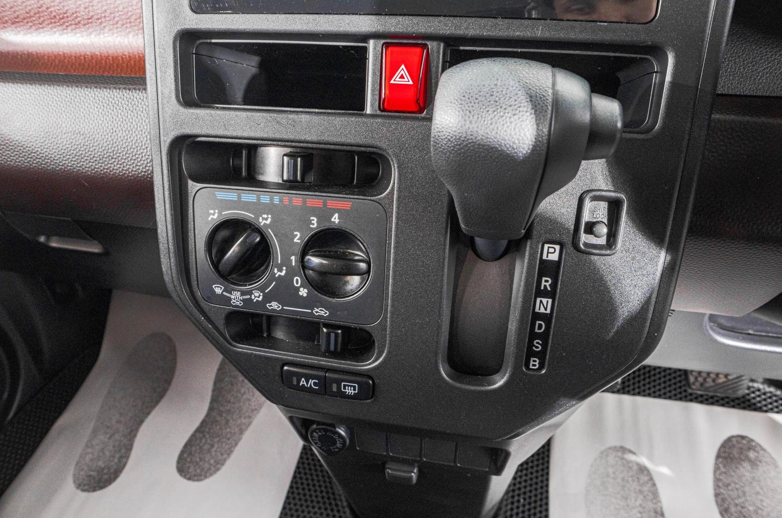 Toyota Tank 19 из 25