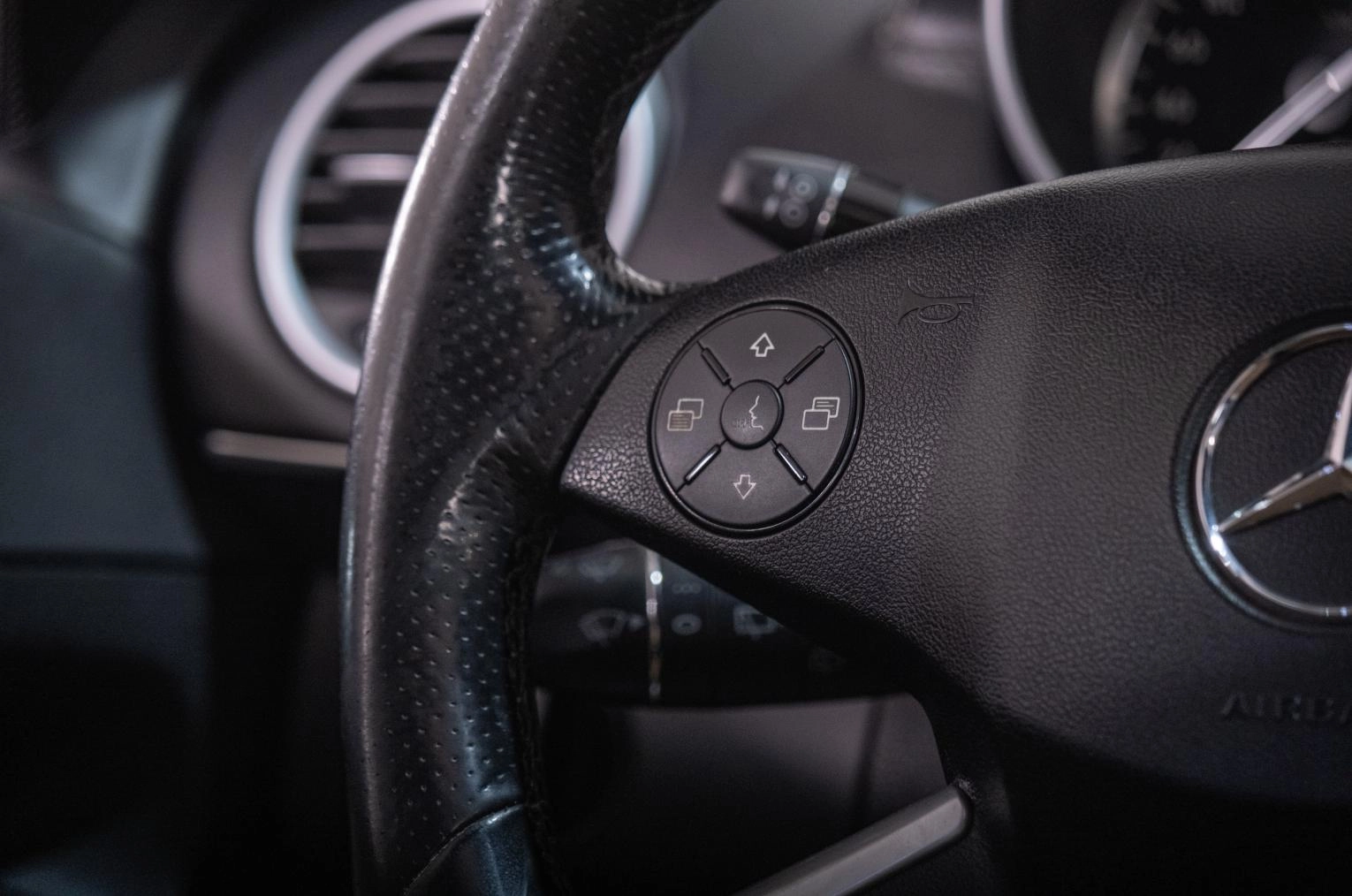 Mercedes-Benz M-класс 12 из 25
