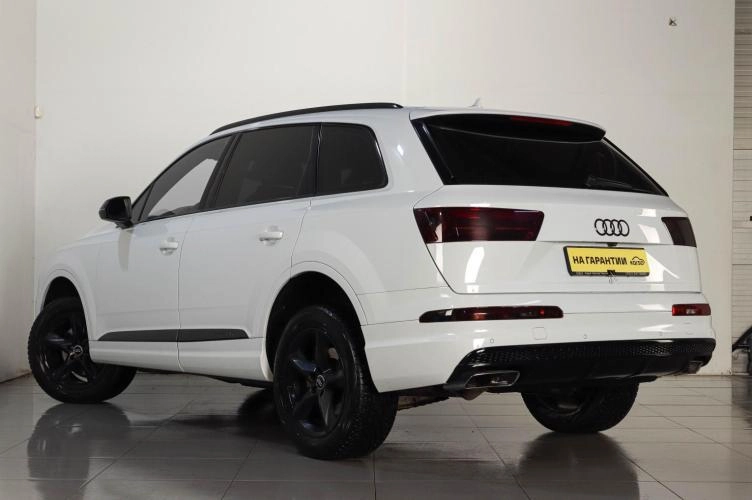 Audi Q7 6 из 6