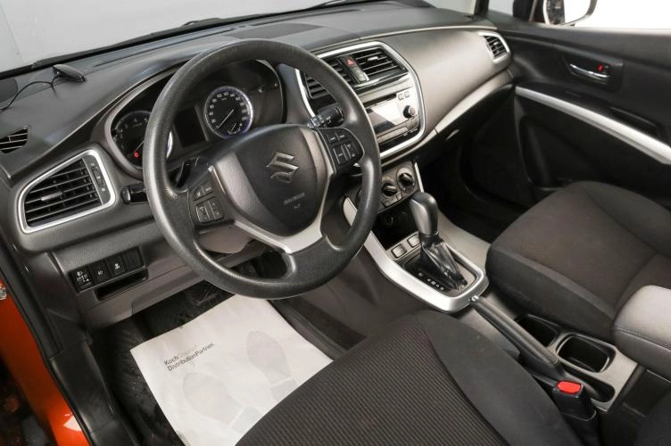 Suzuki SX4 8 из 20