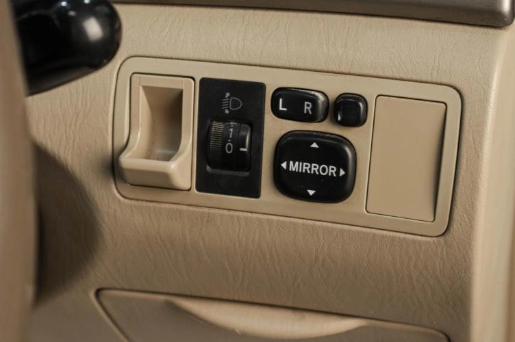 Toyota Corolla Fielder 11 из 15