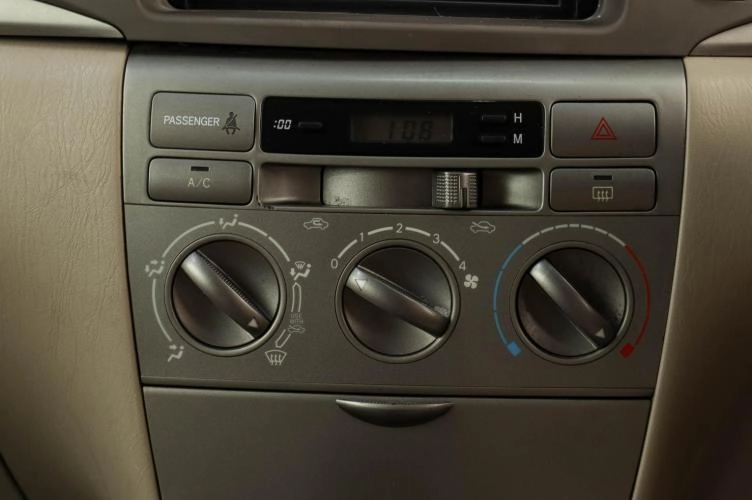 Toyota Corolla Fielder 13 из 15