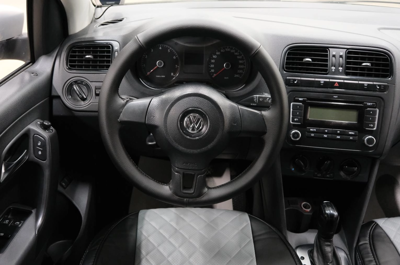 Volkswagen Polo 13 из 23