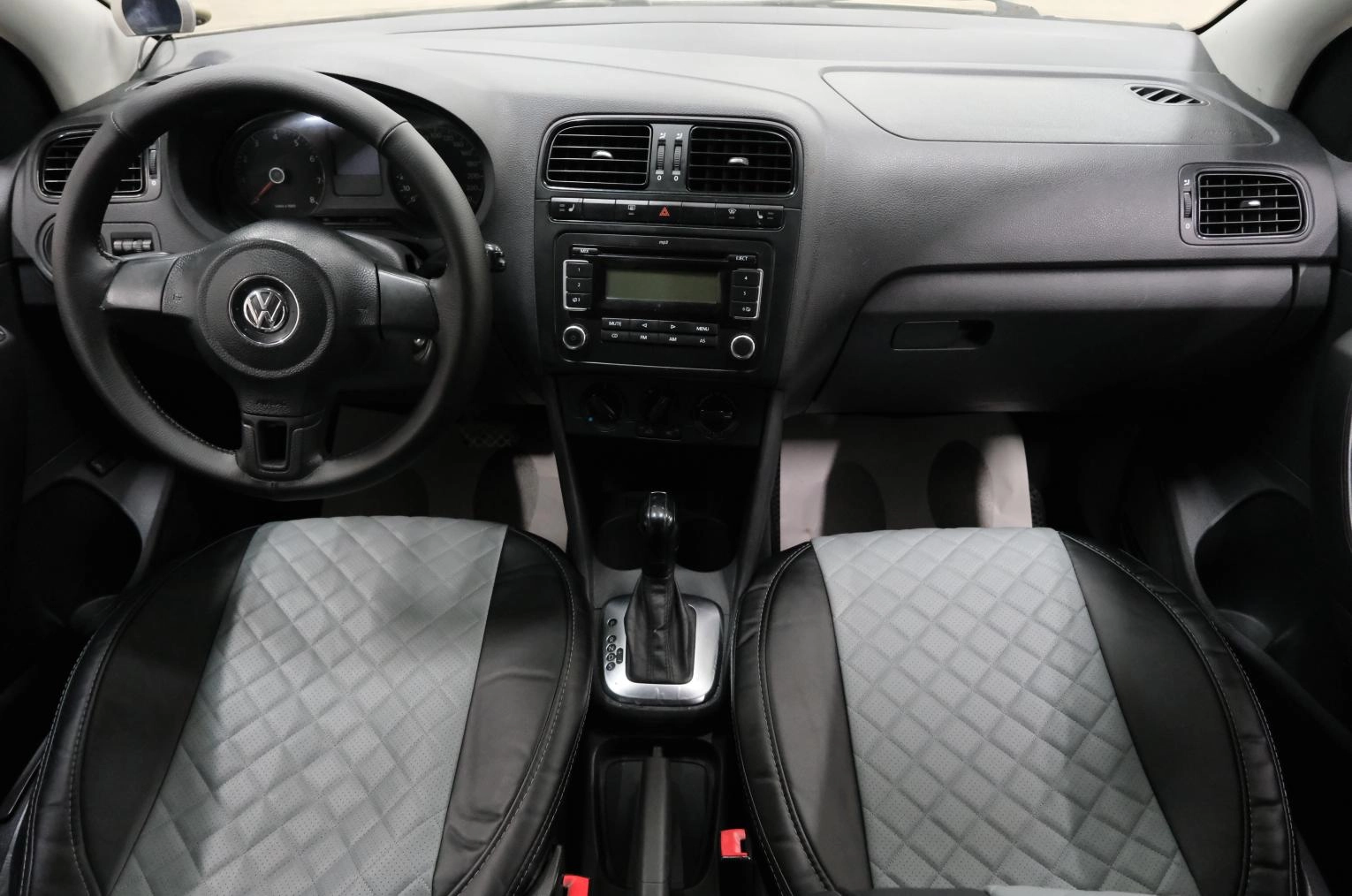 Volkswagen Polo 14 из 23
