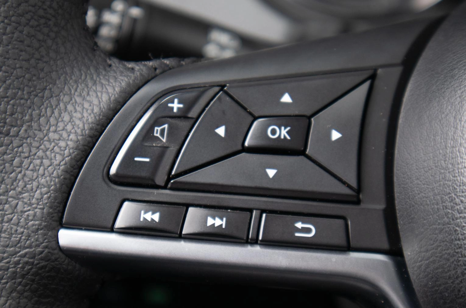 Nissan Rogue Sport 11 из 20