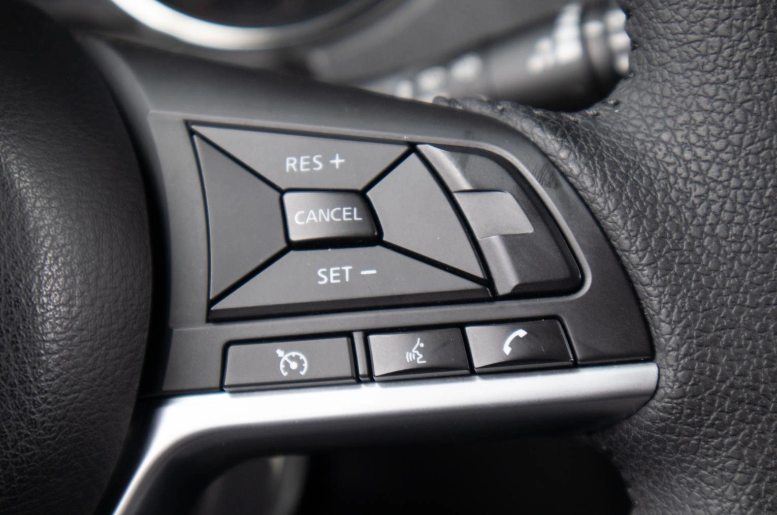 Nissan Rogue Sport 10 из 20