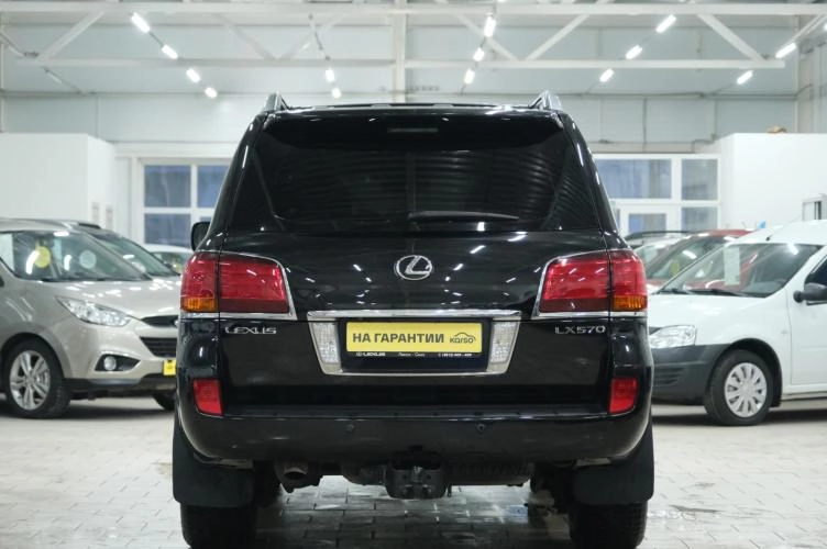 Lexus LX 5 из 6