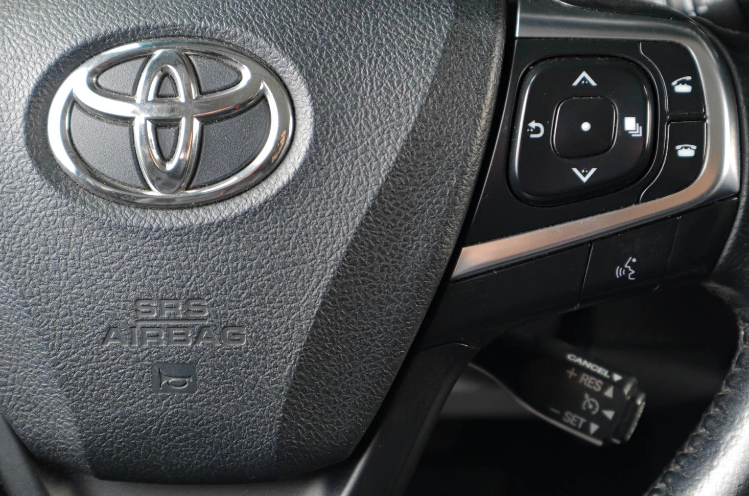 Toyota Camry 16 из 22